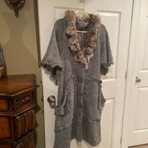 Pretty Angel Gray Knit Cape with Faux Fur Trim